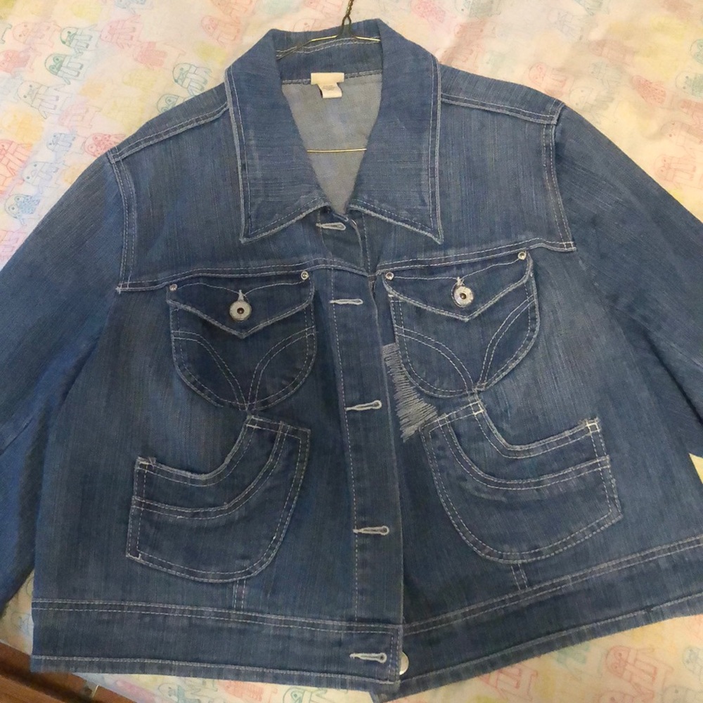 Plus Size 26/28 Crop Jean Jacket (w/ measurements)